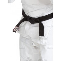 DAEDO - IJF Approved "Slim Fit" Judo Gi/Uniform - White - Size 3/160cm