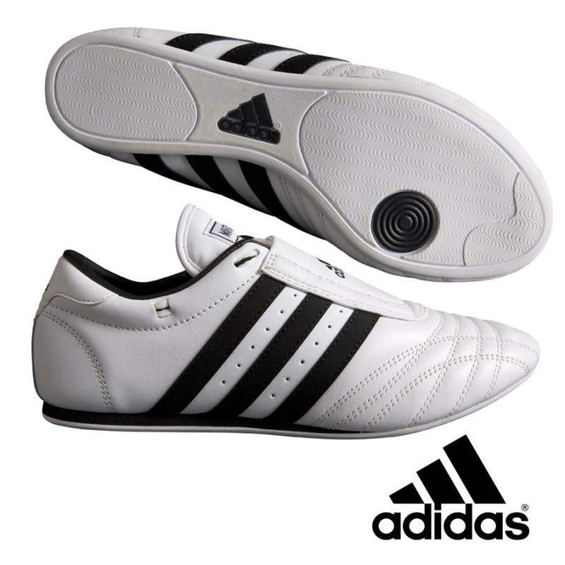 Total 30+ imagen adidas taekwondo shoes - Abzlocal.mx